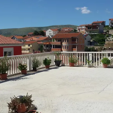 Tina * Trogir