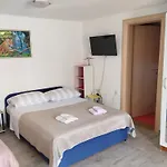 Tina Apartman